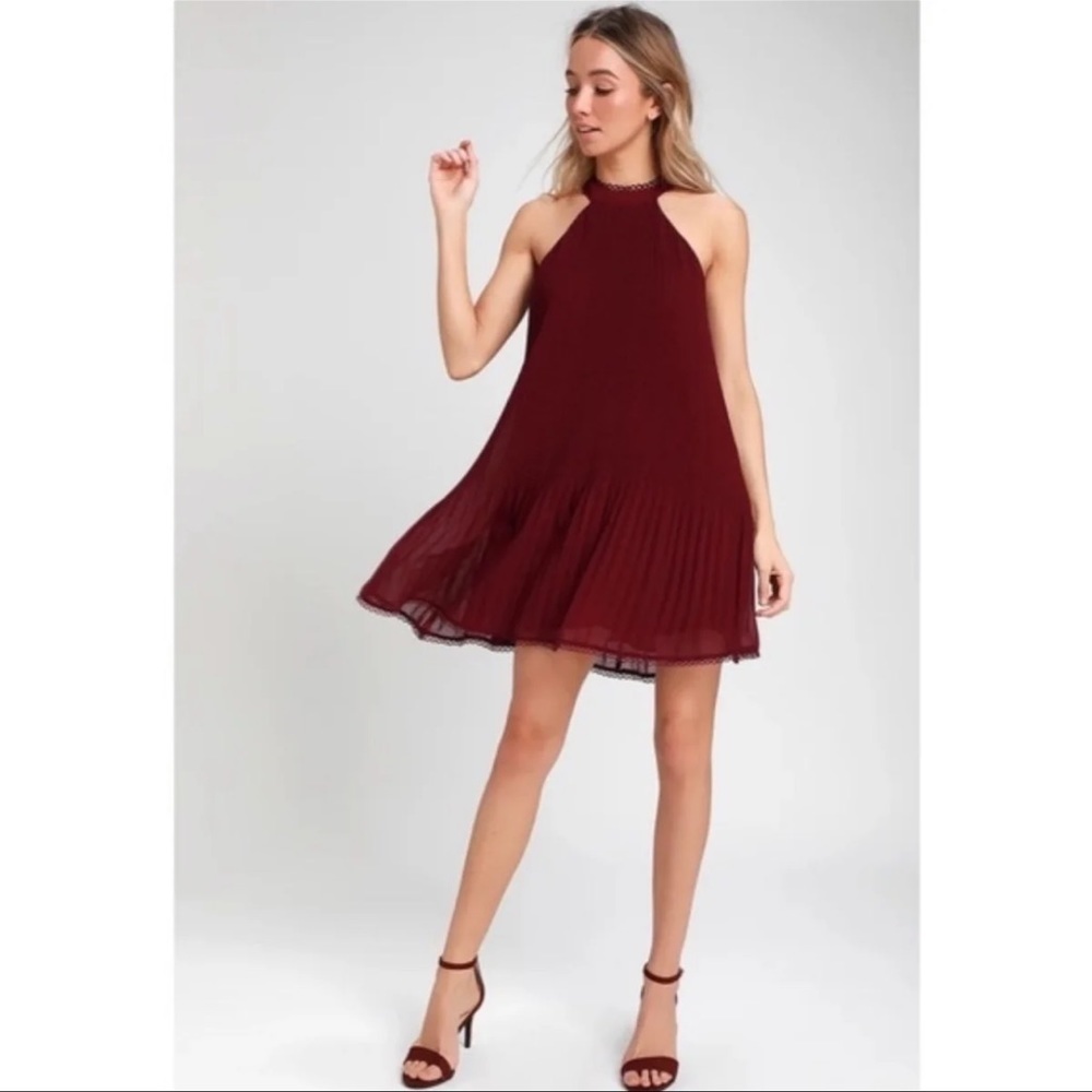 Lulu’s Red Pleated Chiffon Halter Neck Mini Swing Dress Small